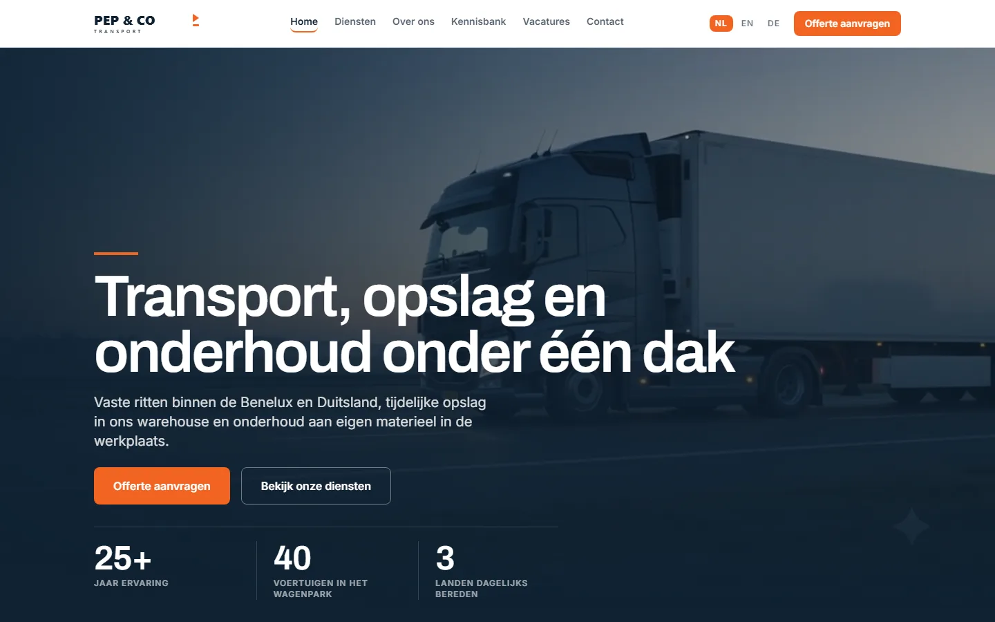 Transport-voorbeeldsite — homepagina op desktop